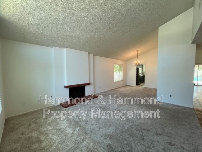 Building Photo - 11735 La Tierra Ct