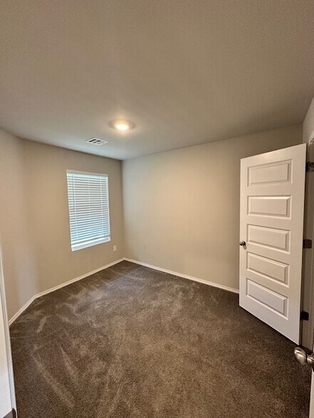 Building Photo - 11812 Annette Dr