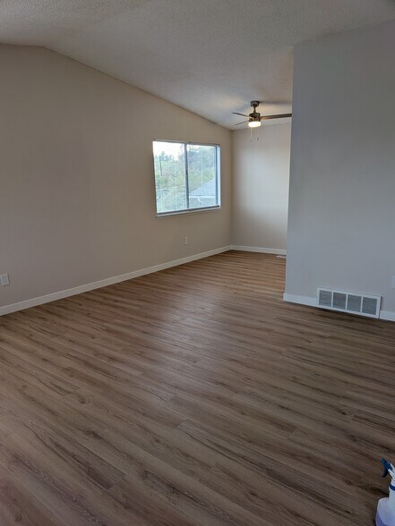 Building Photo - 1408 W Cora Ct