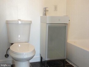 Building Photo - 503 S 52nd St