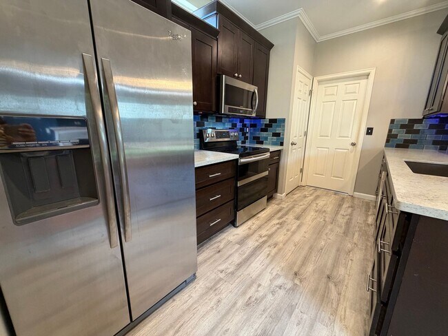 Building Photo - 3 bed DuPont Home with A/C for Rent