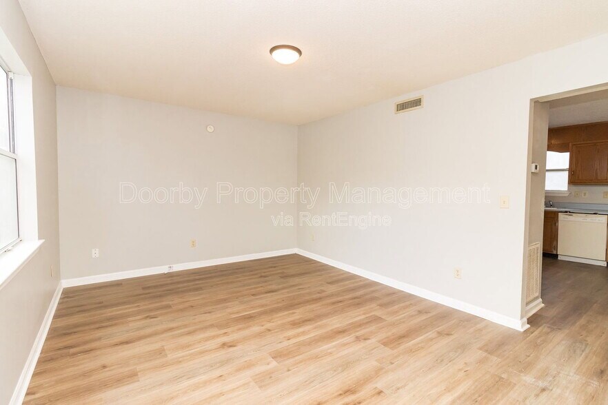 Building Photo - 7808 Holiday Hills Cir
