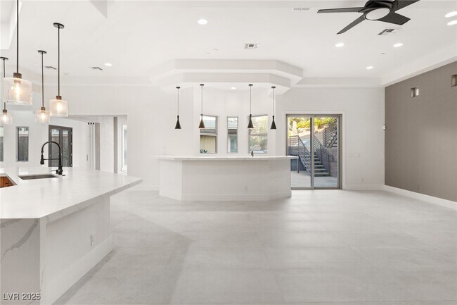Building Photo - 540 Regents Gate Dr