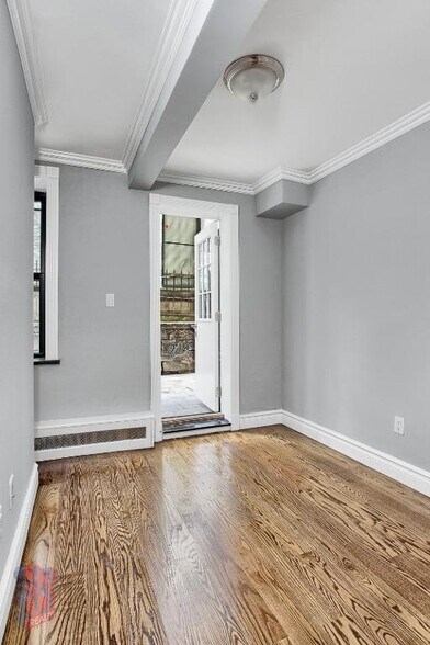 Building Photo - 209 E 25th St