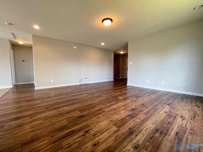 Building Photo - 3412 Castlecreek Dr SW