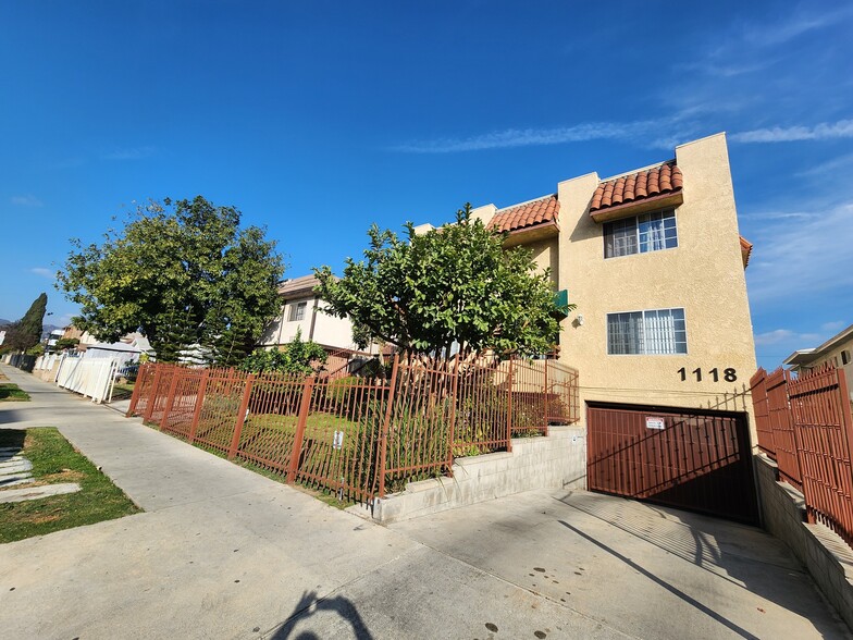 Building Photo - 1118 N Kenmore Ave