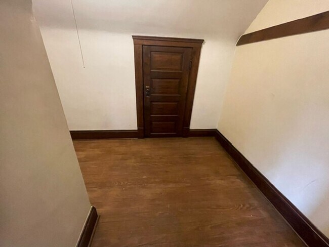 Building Photo - x2120/2122 Renrock Road