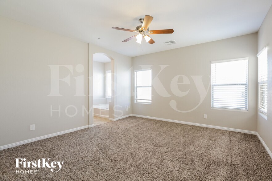 Building Photo - 1134 Aubrey Springs Ave