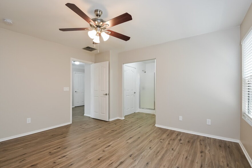 Building Photo - 6916 S Cottontail Run Ave