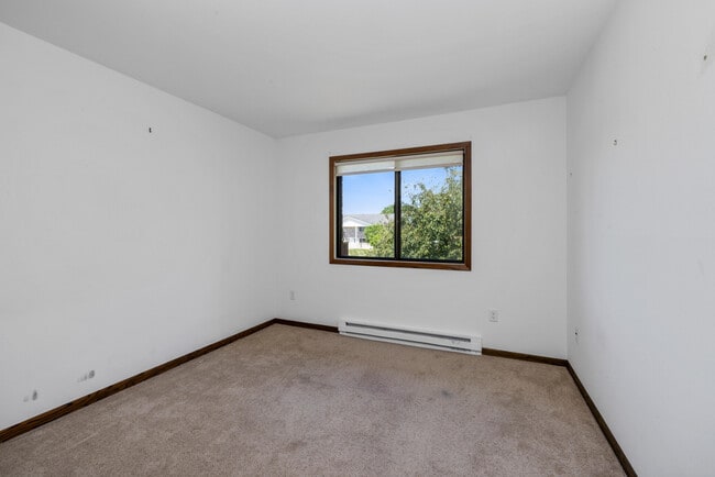 Building Photo - 10345 Whitnall Edge Dr