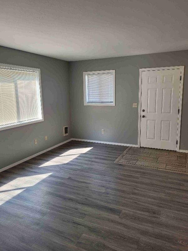 Building Photo - 1926 SW Reindeer Ave