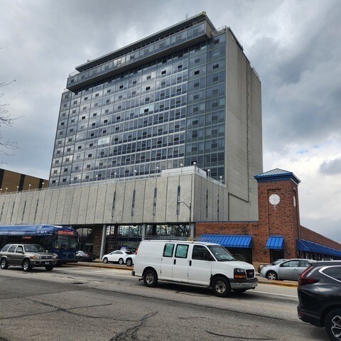 Building Photo - 7234 W North Ave