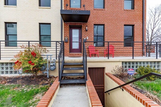Building Photo - 1330 Montello Ave NE
