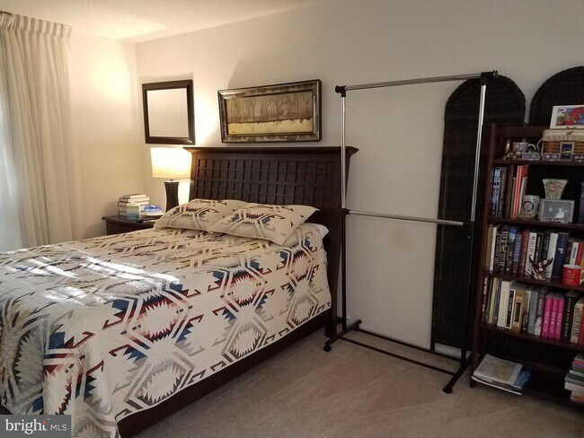 Building Photo - 1808 Old Meadow Rd