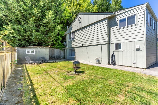 Building Photo - 9021 8th Ave S