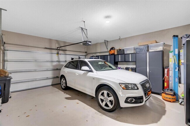 Building Photo - 8204 Villa Grande Ct