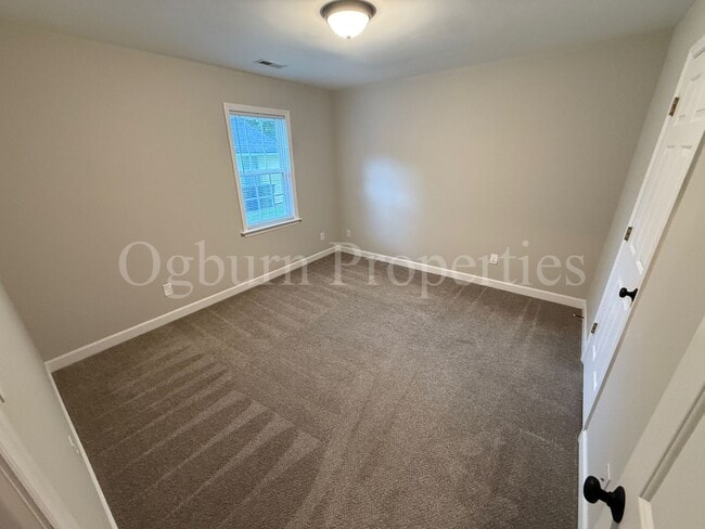 Building Photo - 1679 Thompson Dr