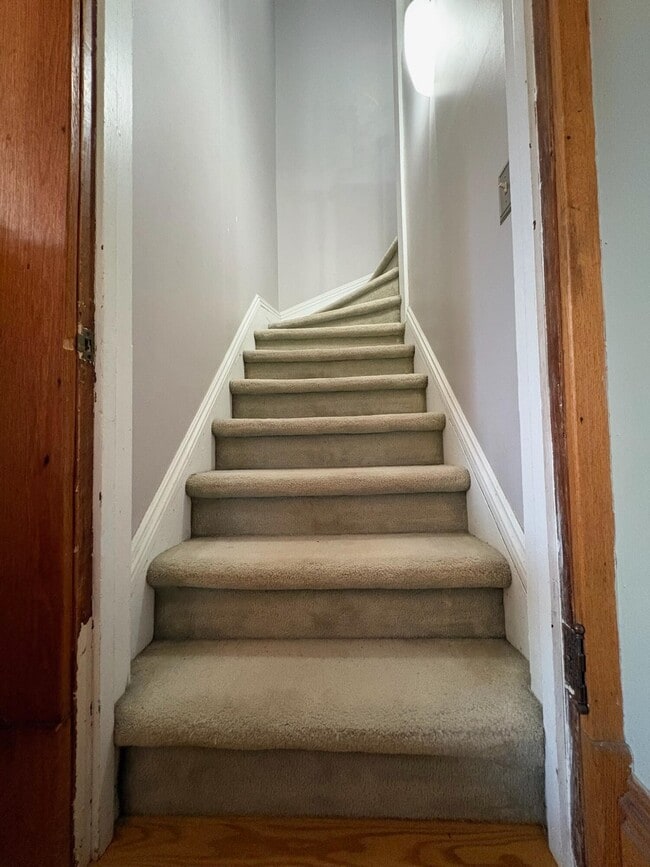 Building Photo - 433 McKinley St