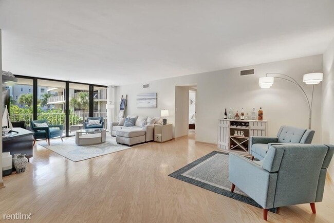 Building Photo - 3 br, 3 bath House - 3200 S Ocean Blvd Apt...