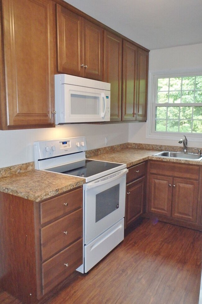 Building Photo - Park Avenue 153/157