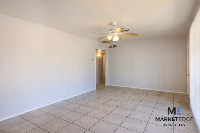 Building Photo - 4 Bed/2Bath Home at 39th Ave/Camelback! Re...