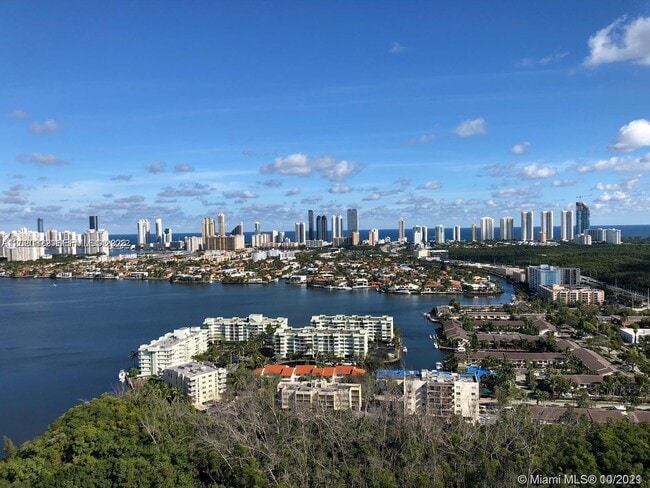 Building Photo - 16385 Biscayne Blvd