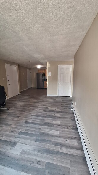 Building Photo - 5 Kenmar Dr