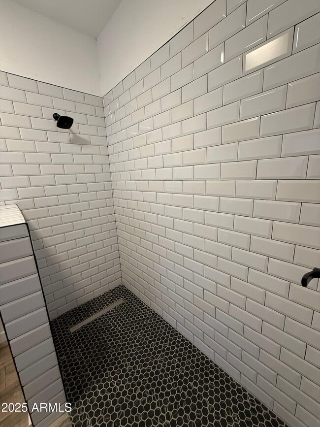 Building Photo - 1951 E 13th St