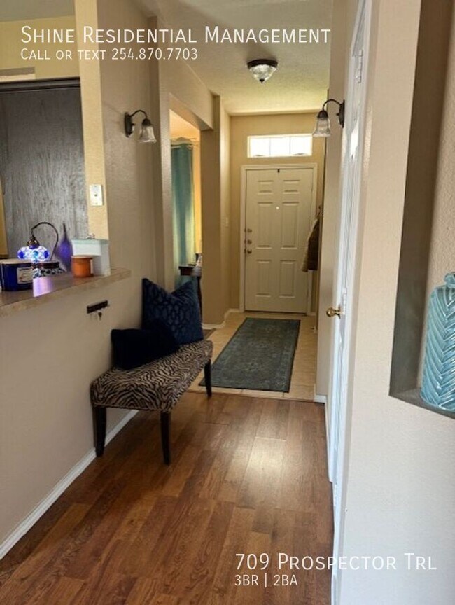 Building Photo - 709 Prospector Trail