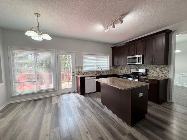 Building Photo - 175 Sessingham Ln