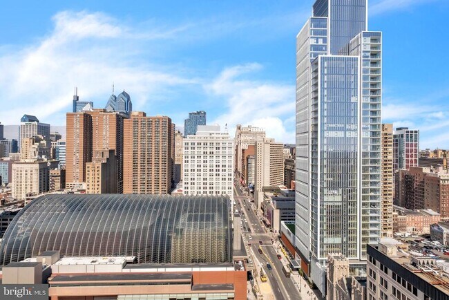 Building Photo - 400 S Broad St