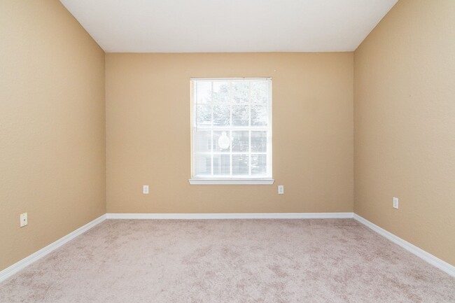 Building Photo - MOVE IN BY MAY 15th and GET 2 WEEKS OFF YO...