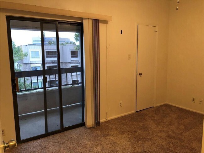 Building Photo - 2211 S Braeswood Blvd