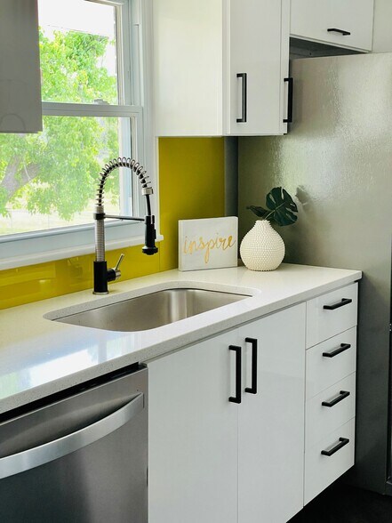 great view of backyard from kitchen - 8011 Shallowford Rd