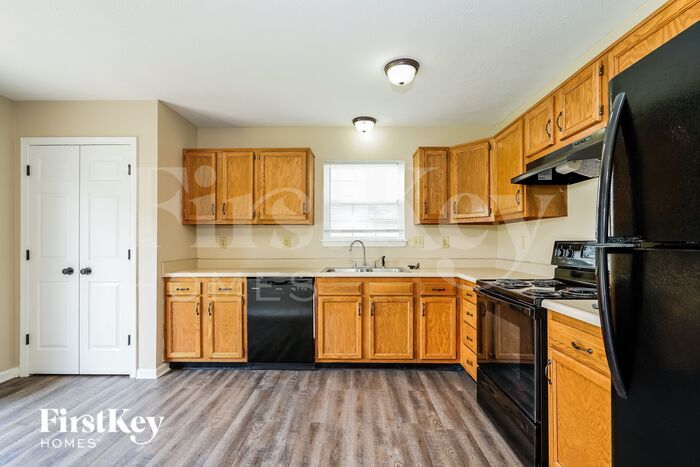 Building Photo - 4126 Beechwood Ct