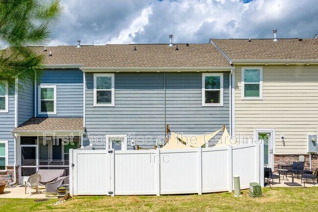 Building Photo - 7545 Hartsfield Dr