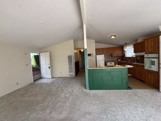 Building Photo - Charming 3-Bedroom Home for Rent in Serra ...