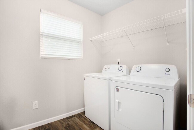Building Photo - Immediate Occupancy Available!