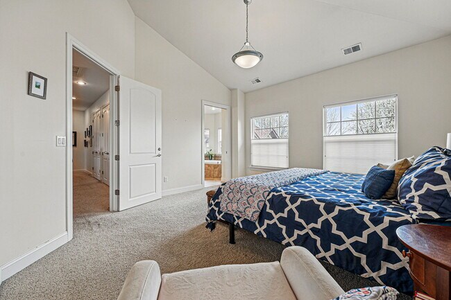 Building Photo - 8201 E 6th Ave