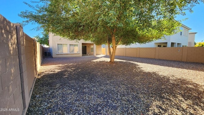 Building Photo - 4750 S Antonio