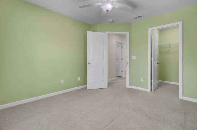 Building Photo - 131 Lakestone Rd