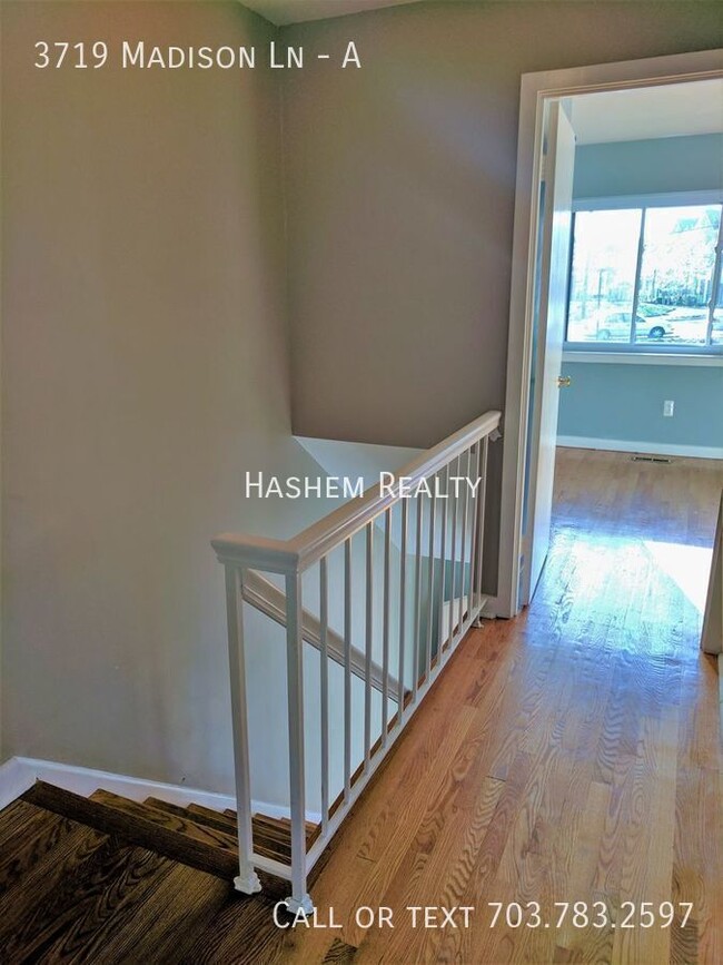 Building Photo - 3719 Madison Ln