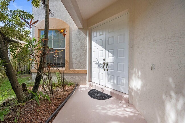 Building Photo - 3578 Chesapeake Cir