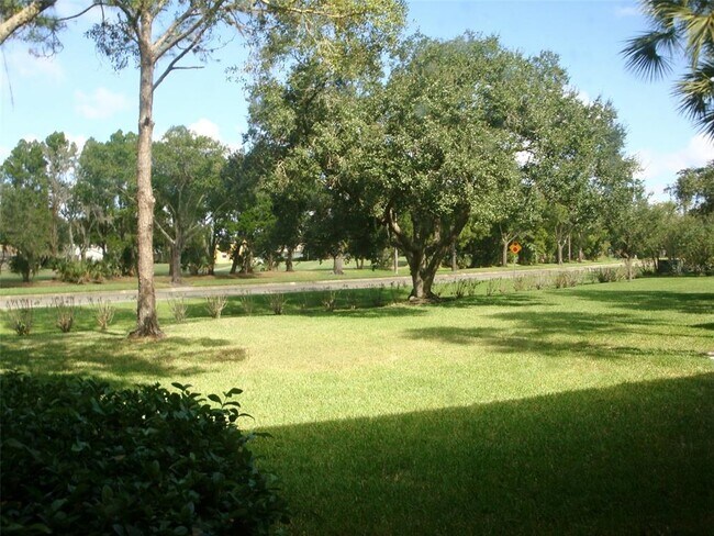 Building Photo - 111 Cypress Ct