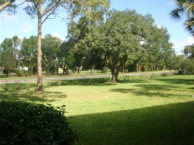 Building Photo - 111 E Cypress Ct