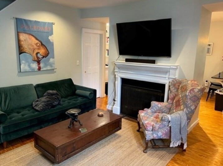 Primary Photo - 10 Orrin St