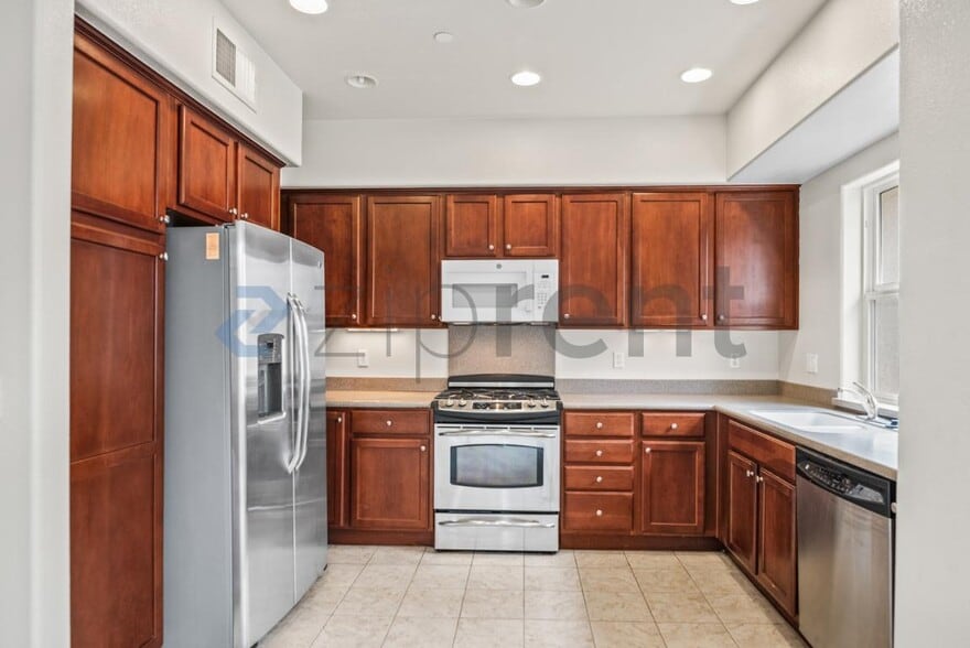 Building Photo - 2858 10th St