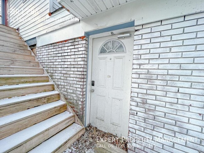 Building Photo - 231 E Maxwell St