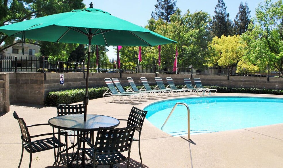 Zinfandel Ranch 10833 Folsom Blvd Rancho Cordova CA 95670 Apartment