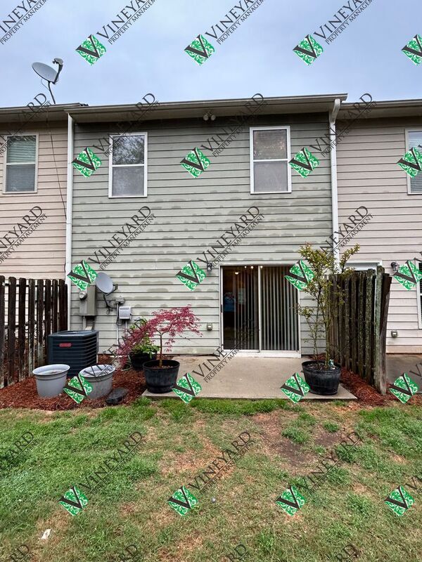 Building Photo - 6130 Elmshorn Way